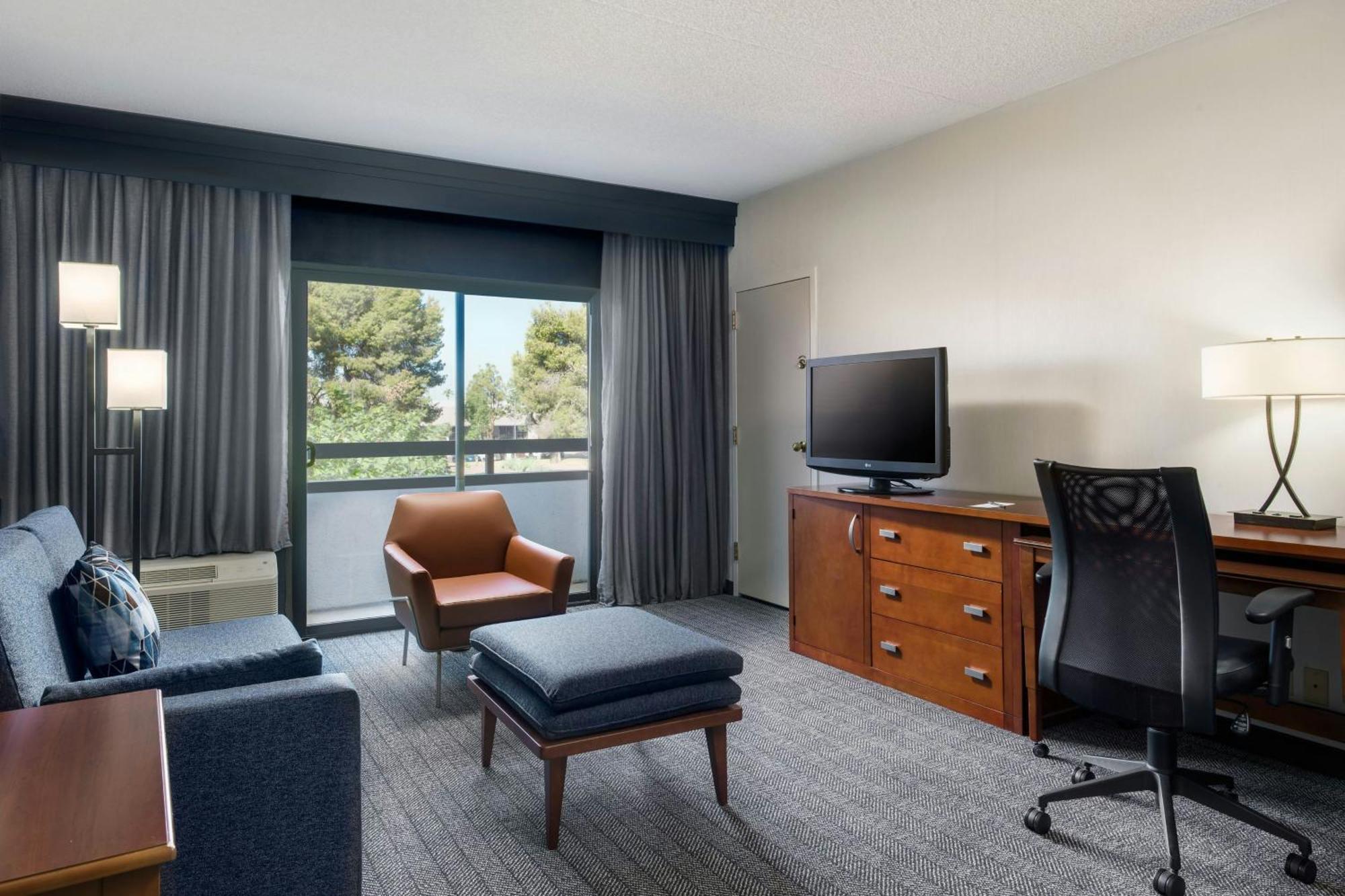Courtyard By Marriott Phoenix Airport Kültér fotó
